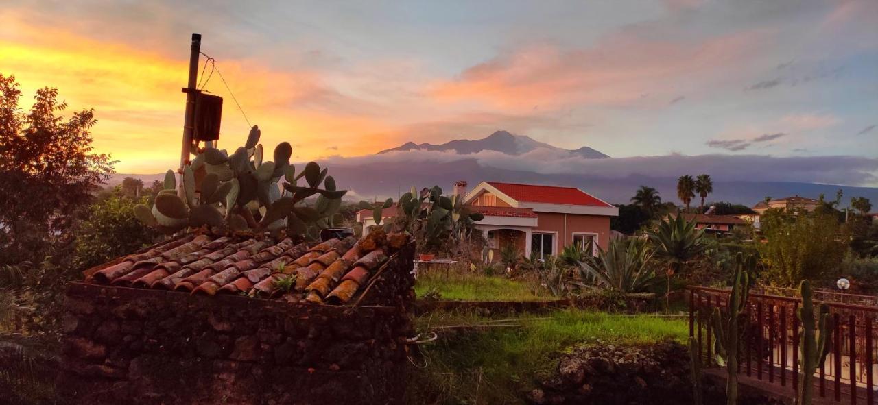 Вілла Casa Del Sole Con Vista Sull'Etna A 200 Mt Dal Mare Ачиреале Екстер'єр фото